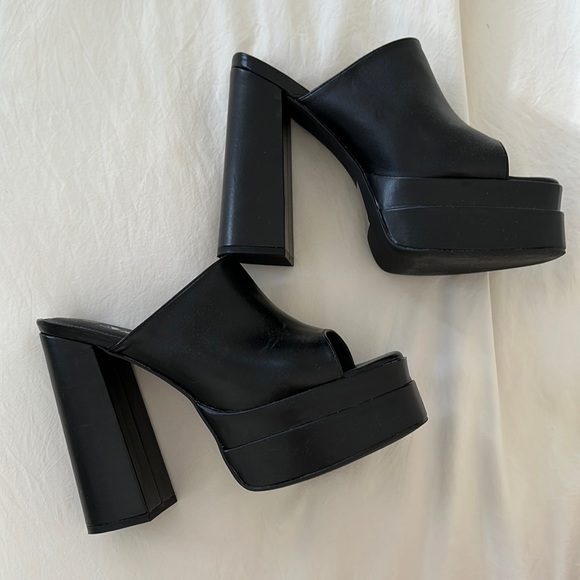 Black platform mules - Picture 1 of 1